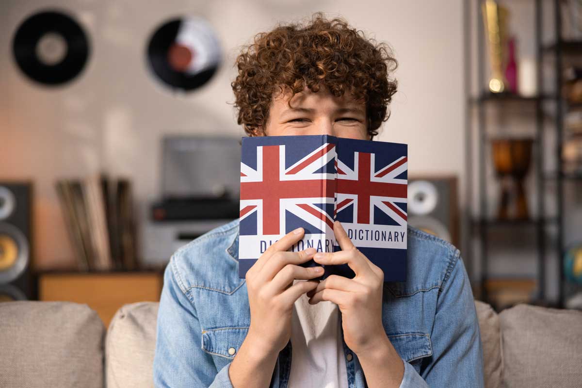 Redes sociales de Notting Hill School of English en Betanzos